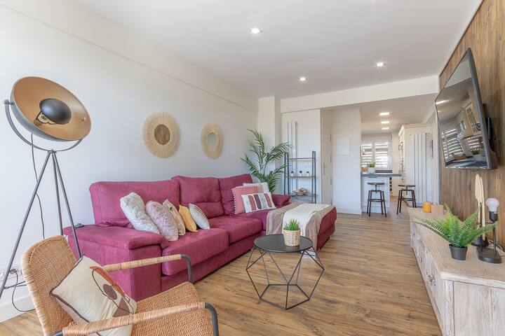 PRIMERA LÍNEA DE PLAYA & CLUB by ALOHA Bilbao gallery image 2