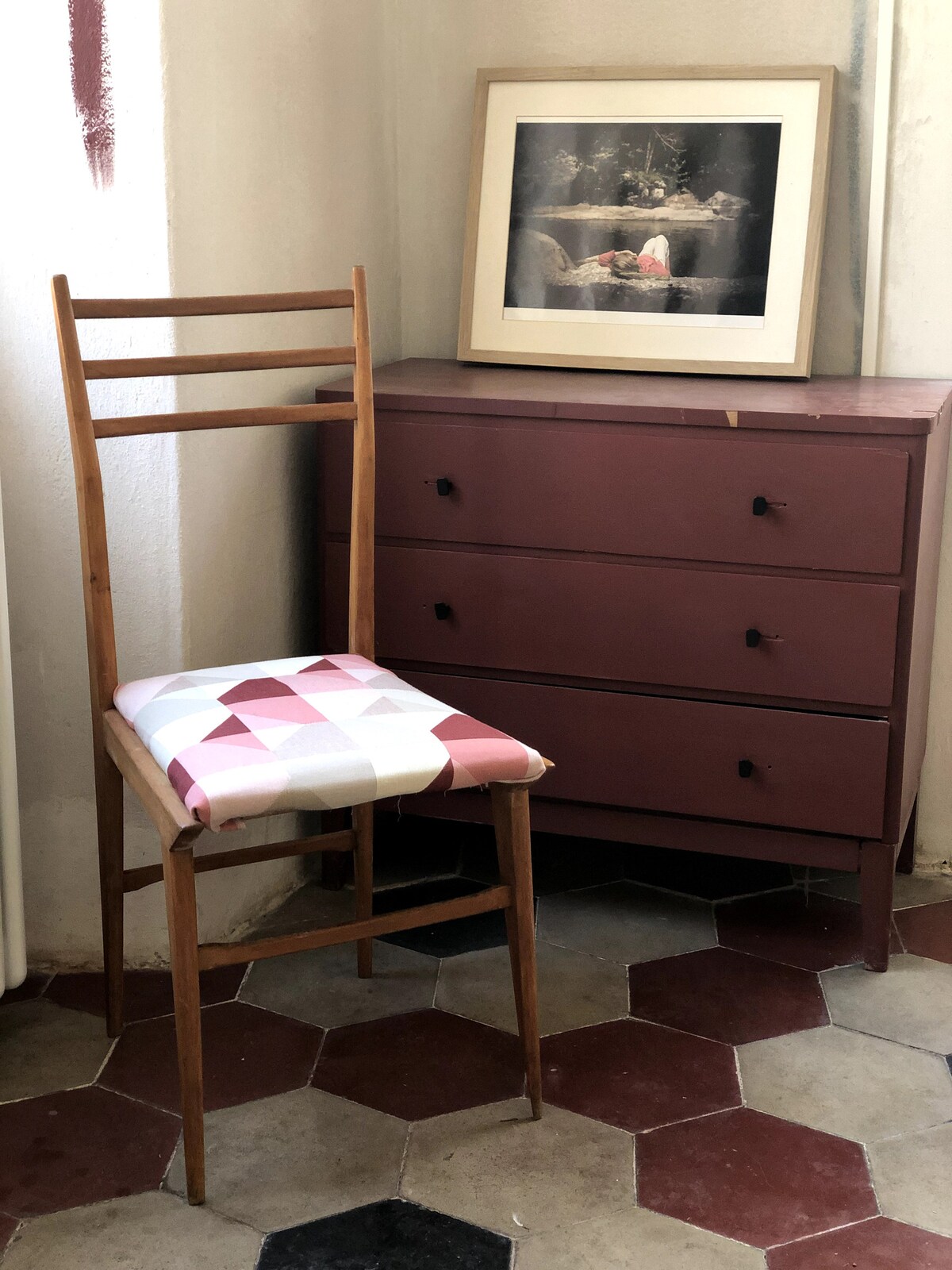 DRUHÉ POSCHODIE: Pôvodné poschodia, zrekonštruovaný pôvodný náby