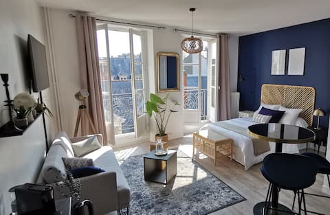 Top performing Airbnb: EDGAR - Hyper Centre in Centre Ville
