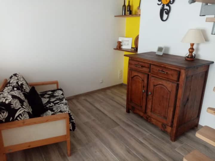 Sala de estar en la parte inferior