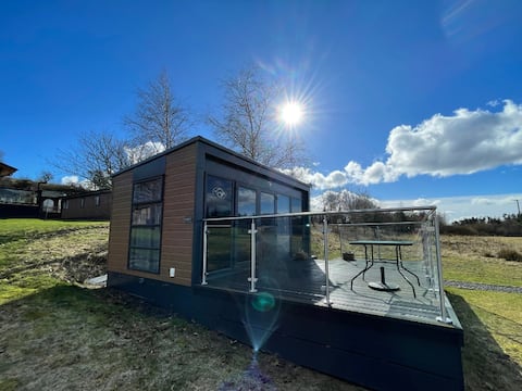 Whitchester Lodge with Balcony