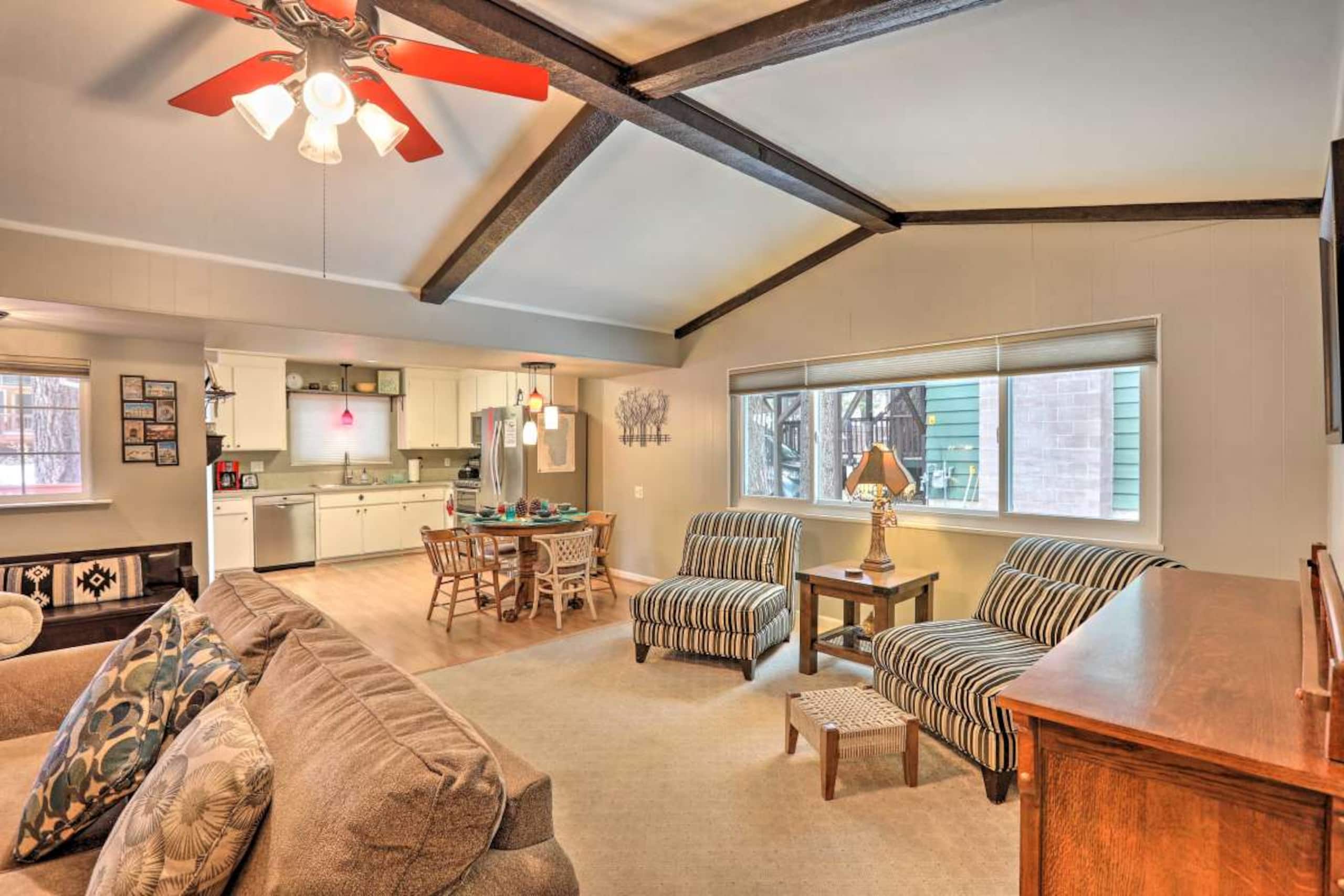 Charming One-Story Cottage - 6 Miles to Lake & Ski - Photo 6