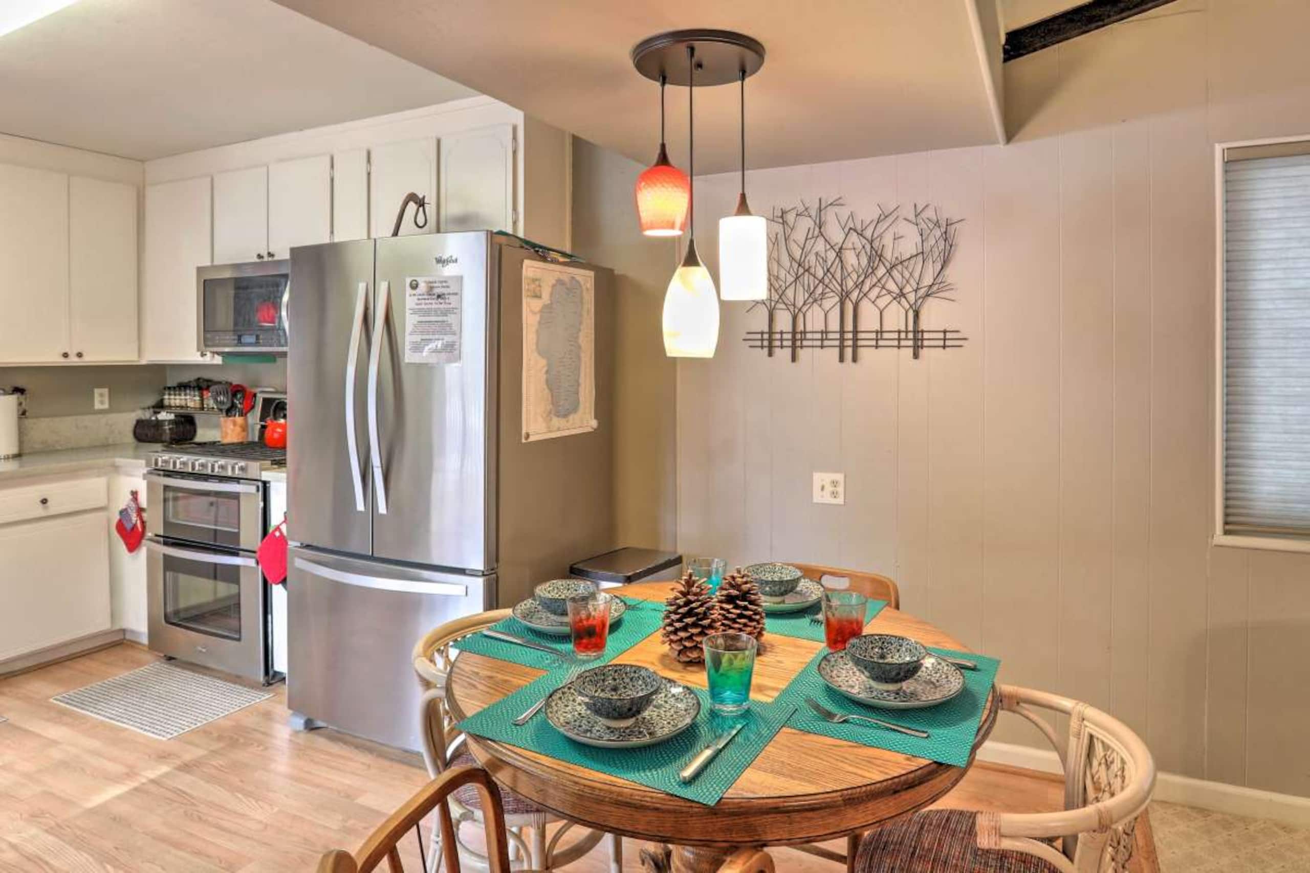 Charming One-Story Cottage - 6 Miles to Lake & Ski - Photo 9