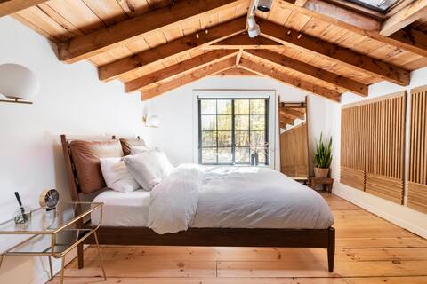 The Upstate Cabin: A secluded getaway in the woods
