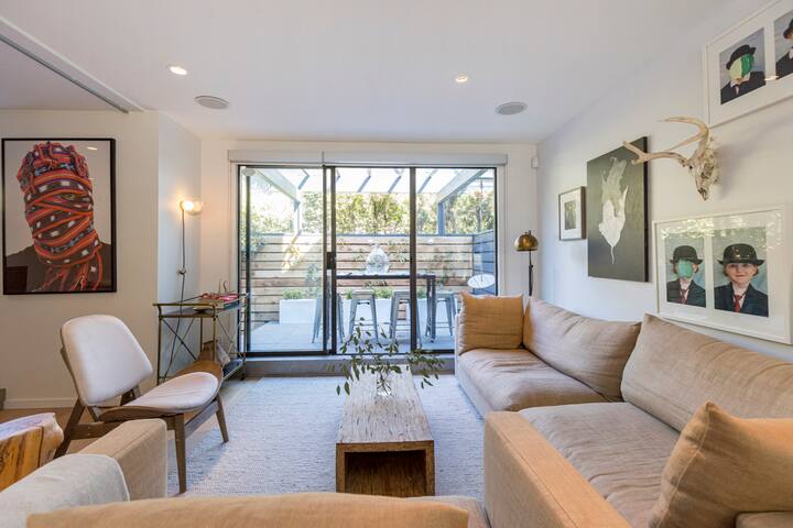 Kits Point Luxury Beach Home/3BDR+SleepingLoft+Den gallery image 2