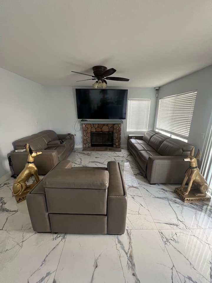 Resort Like House - Moreno Valley, CA