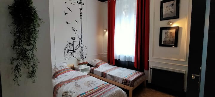 ห้องนอน 1 มีเตียงเดี่ยว 2 เตียง