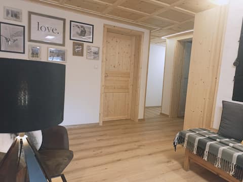 Comfortable sun chalet on the Arlberg