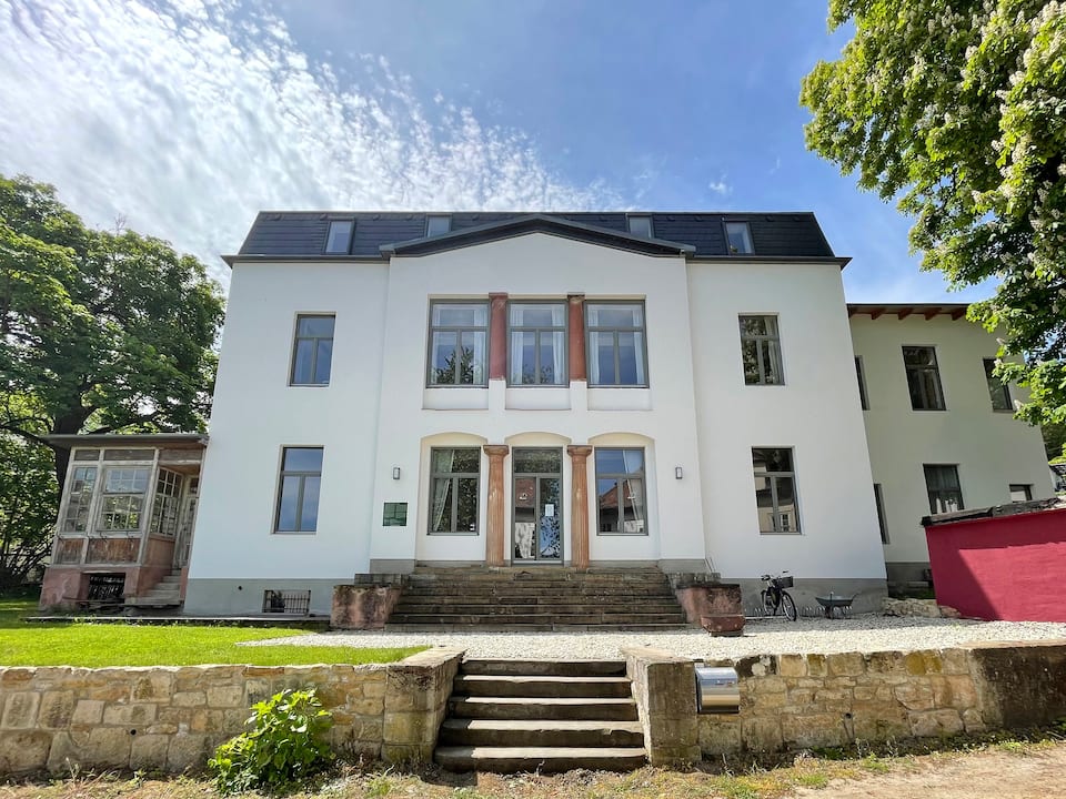 Top-earning Airbnb listing in Naumburg (Saale), 4 bedrooms
