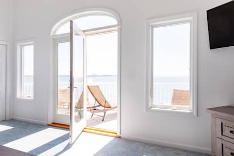 PRIVATE BEACH: BEACHFRONTS & BALCONIES @ NIANTIC