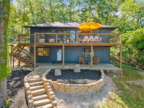 Lakefront Escape: Remodeled, Fast Internet w/ Dock
