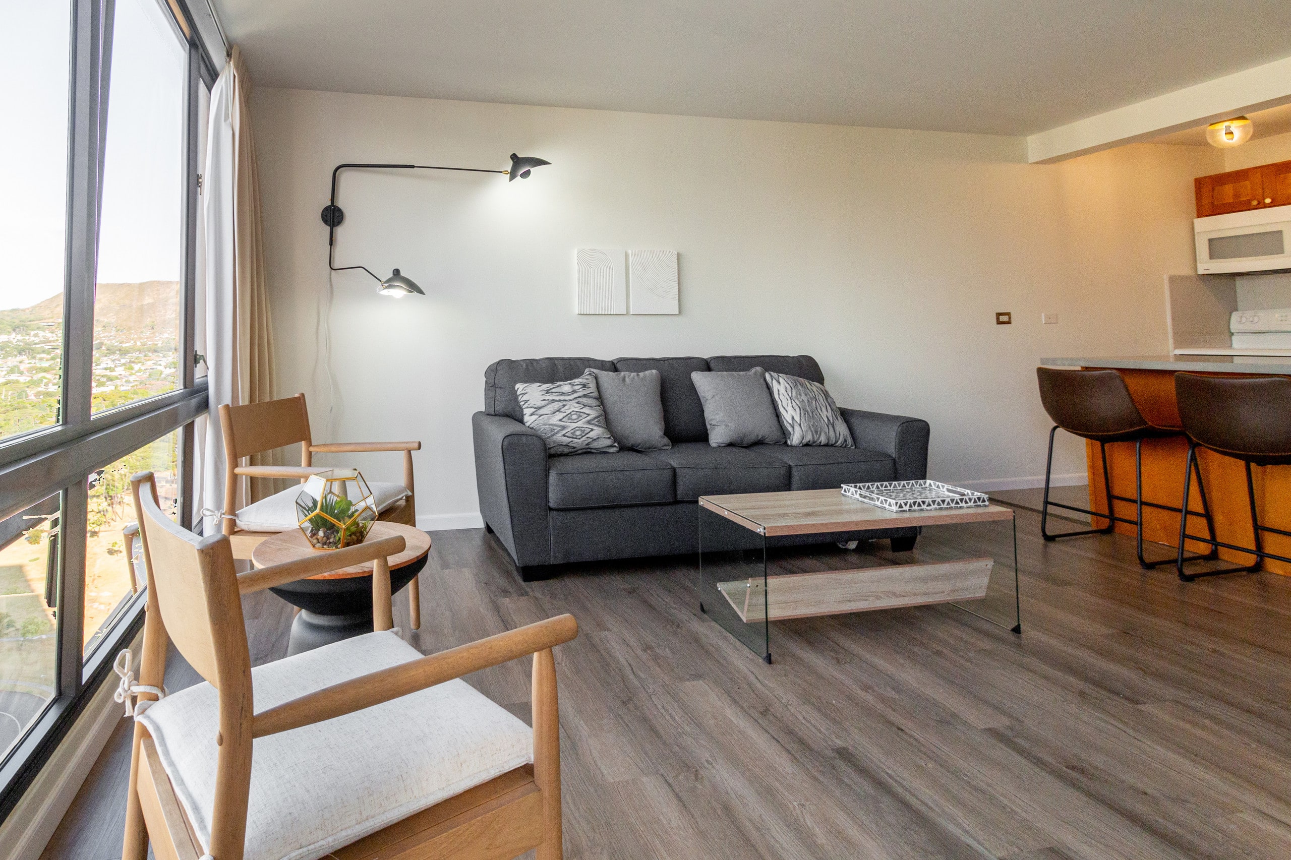 Condo in Honolulu · ★4.85 · 1 bedroom · 2 beds · 1 private bath - Image 4