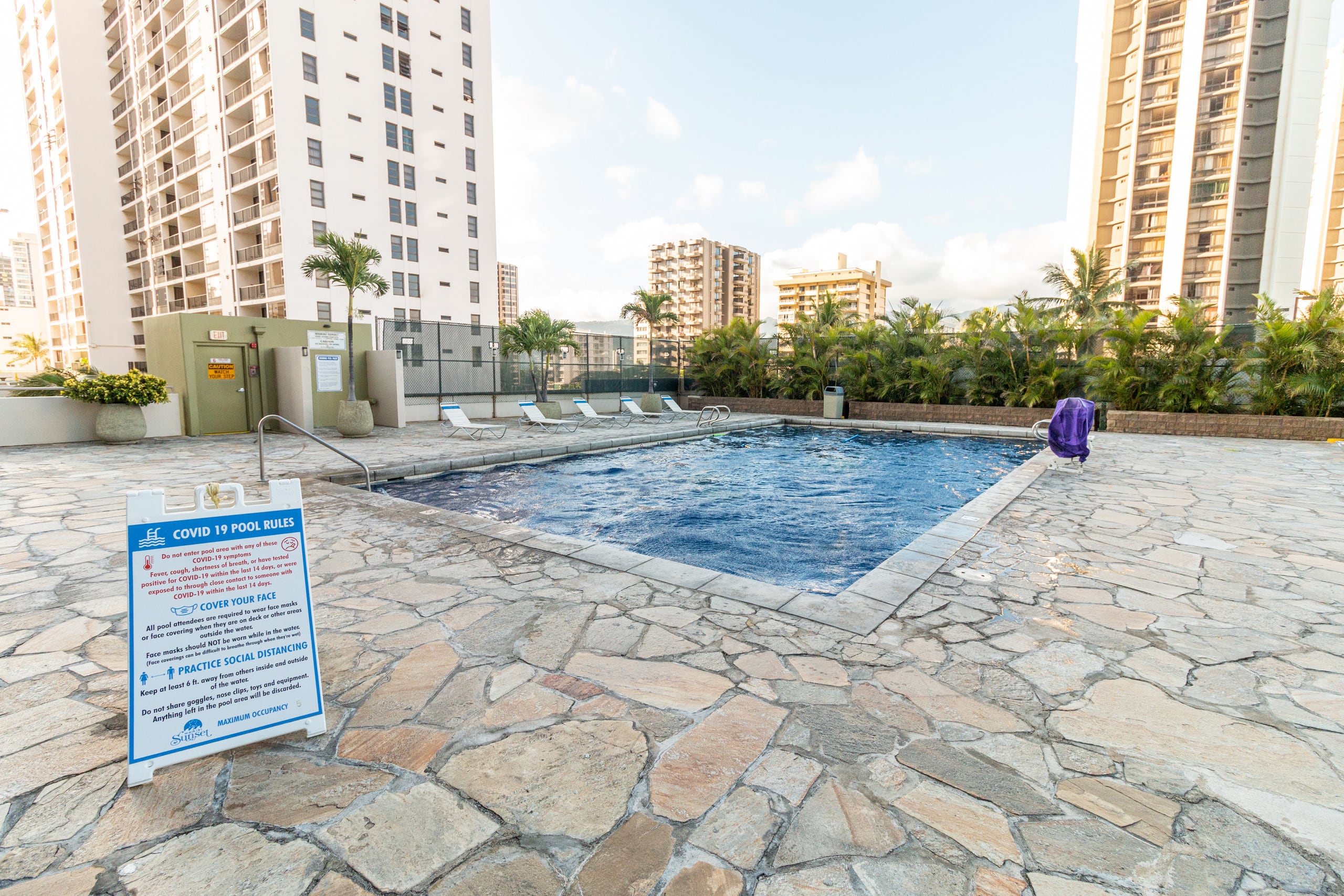 Condo in Honolulu · ★4.85 · 1 bedroom · 2 beds · 1 private bath - Image 25
