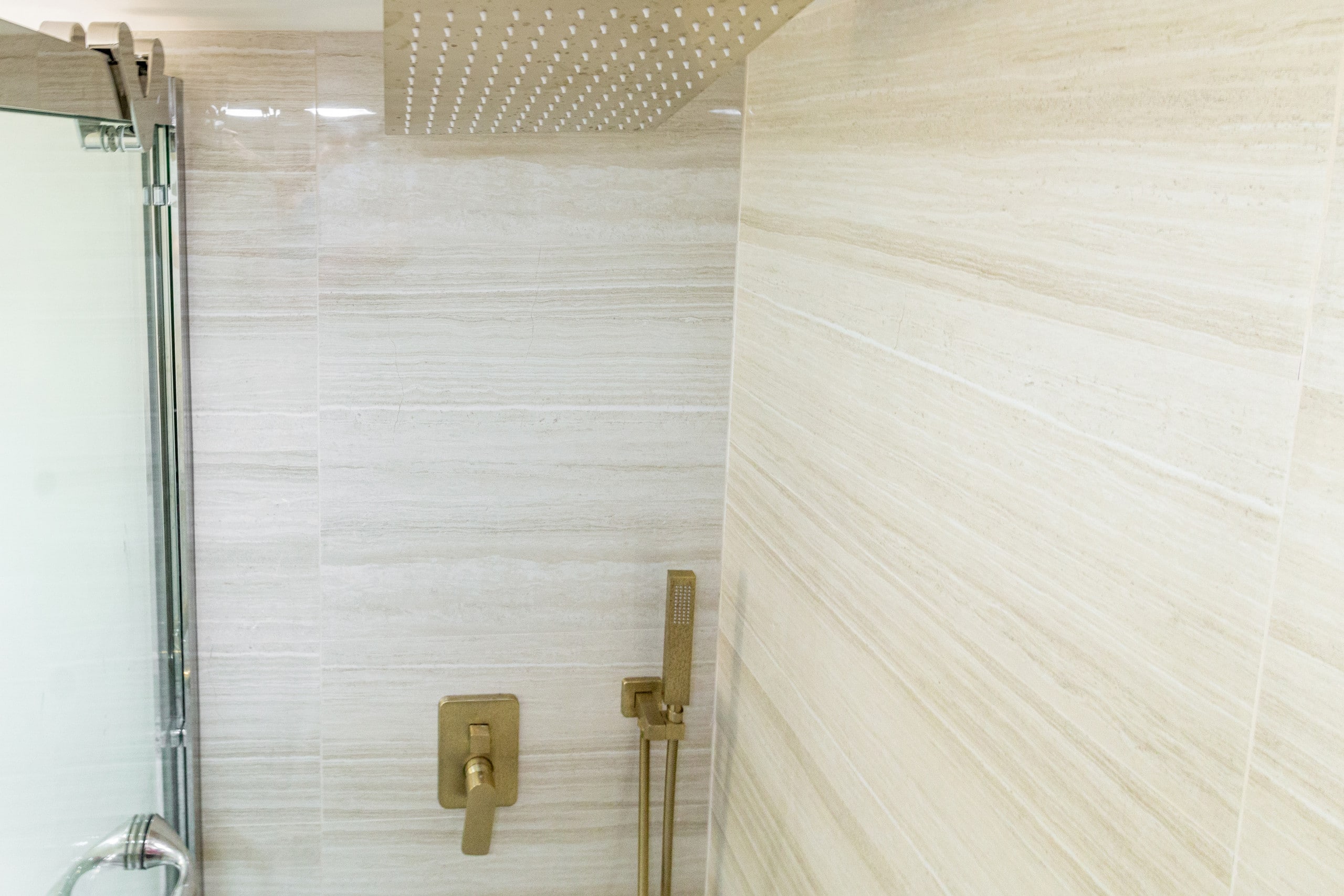 Condo in Honolulu · ★4.85 · 1 bedroom · 2 beds · 1 private bath - Image 17