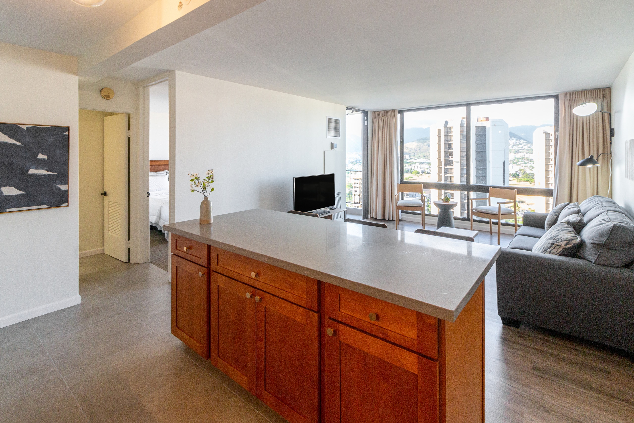 Condo in Honolulu · ★4.85 · 1 bedroom · 2 beds · 1 private bath - Image 5