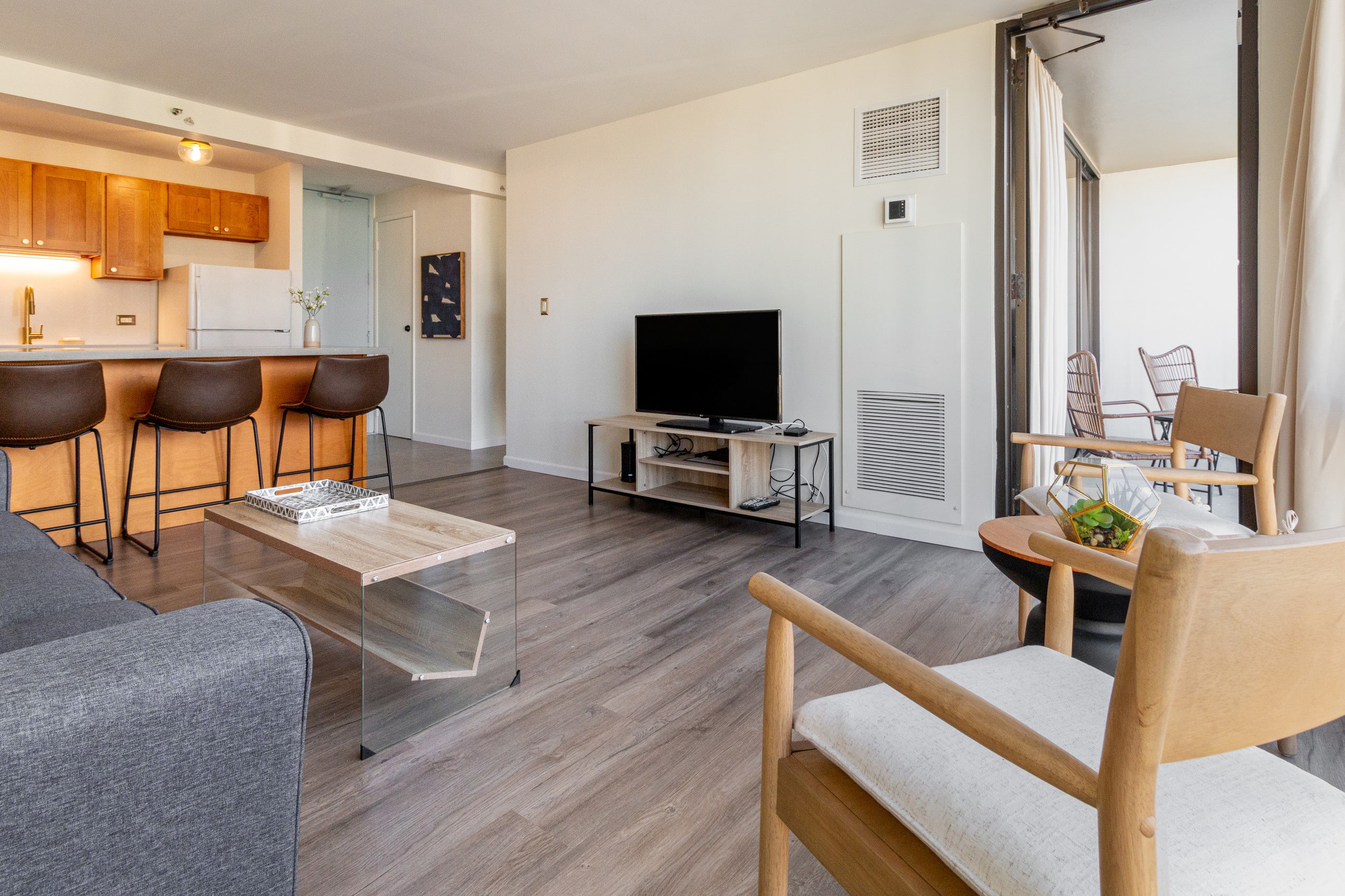 Condo in Honolulu · ★4.85 · 1 bedroom · 2 beds · 1 private bath - Image 3