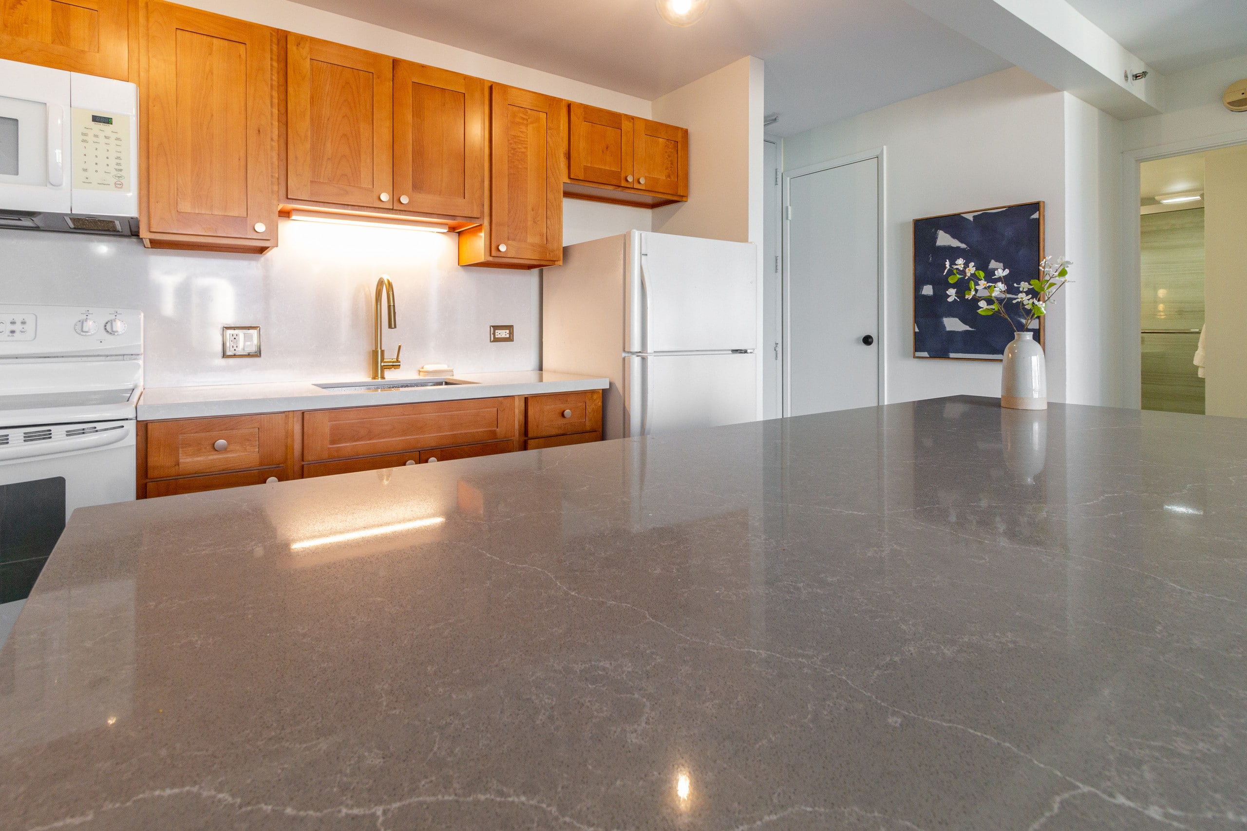 Condo in Honolulu · ★4.85 · 1 bedroom · 2 beds · 1 private bath - Image 10