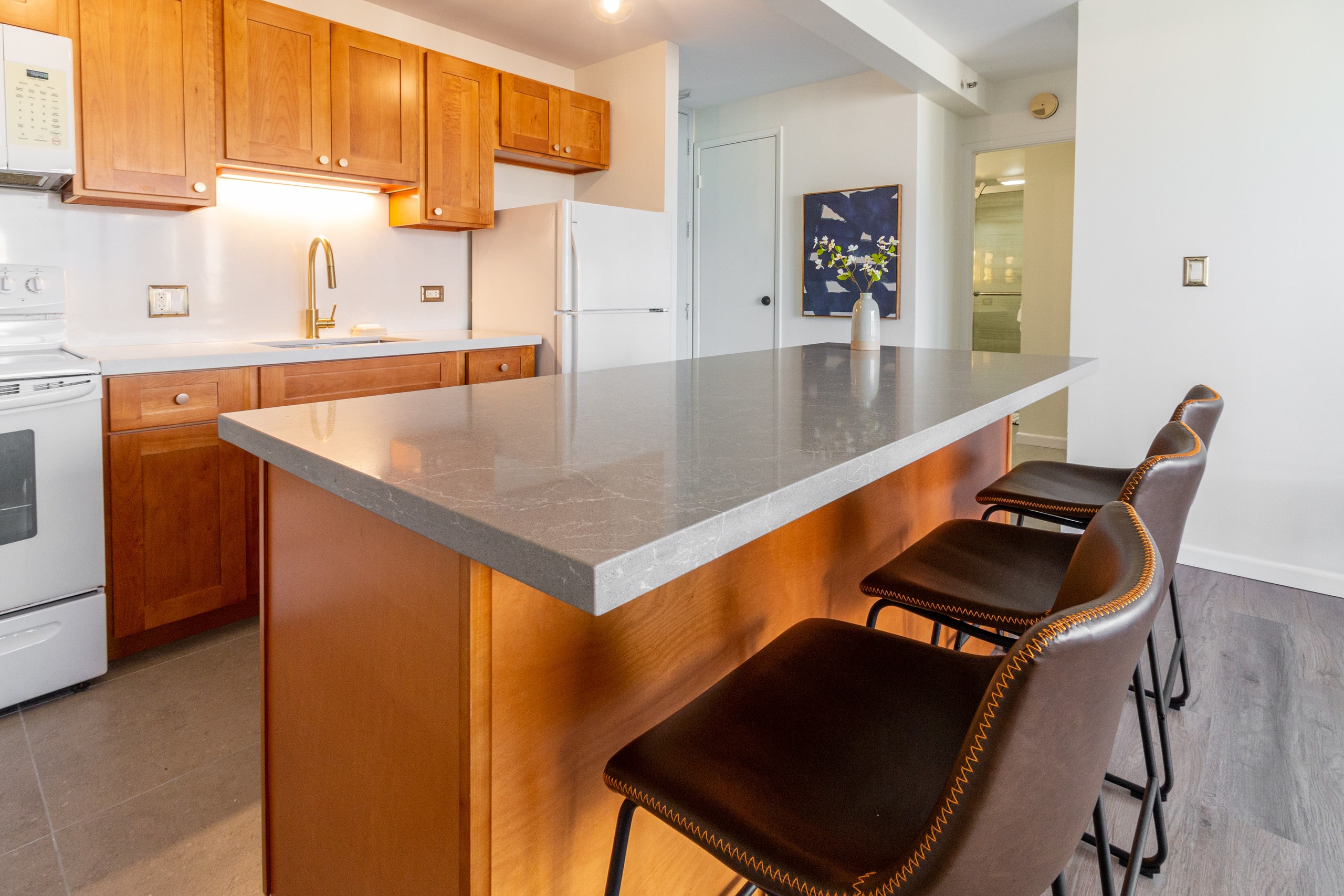 Condo in Honolulu · ★4.85 · 1 bedroom · 2 beds · 1 private bath - Image 9