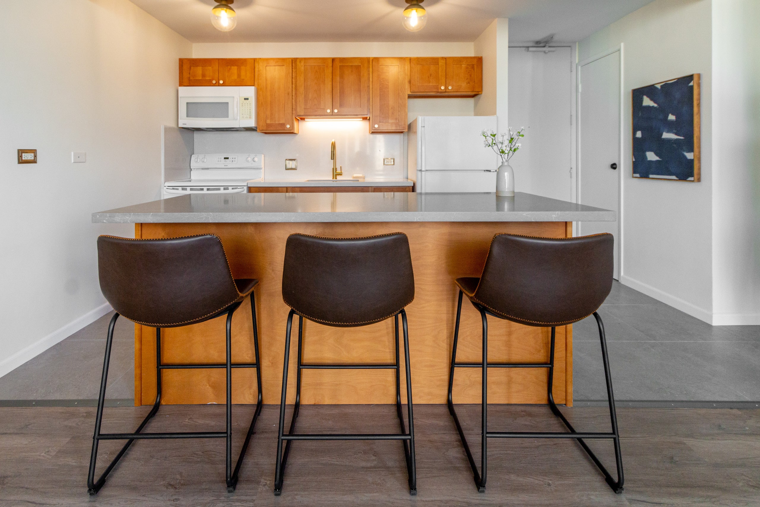 Condo in Honolulu · ★4.85 · 1 bedroom · 2 beds · 1 private bath - Image 8