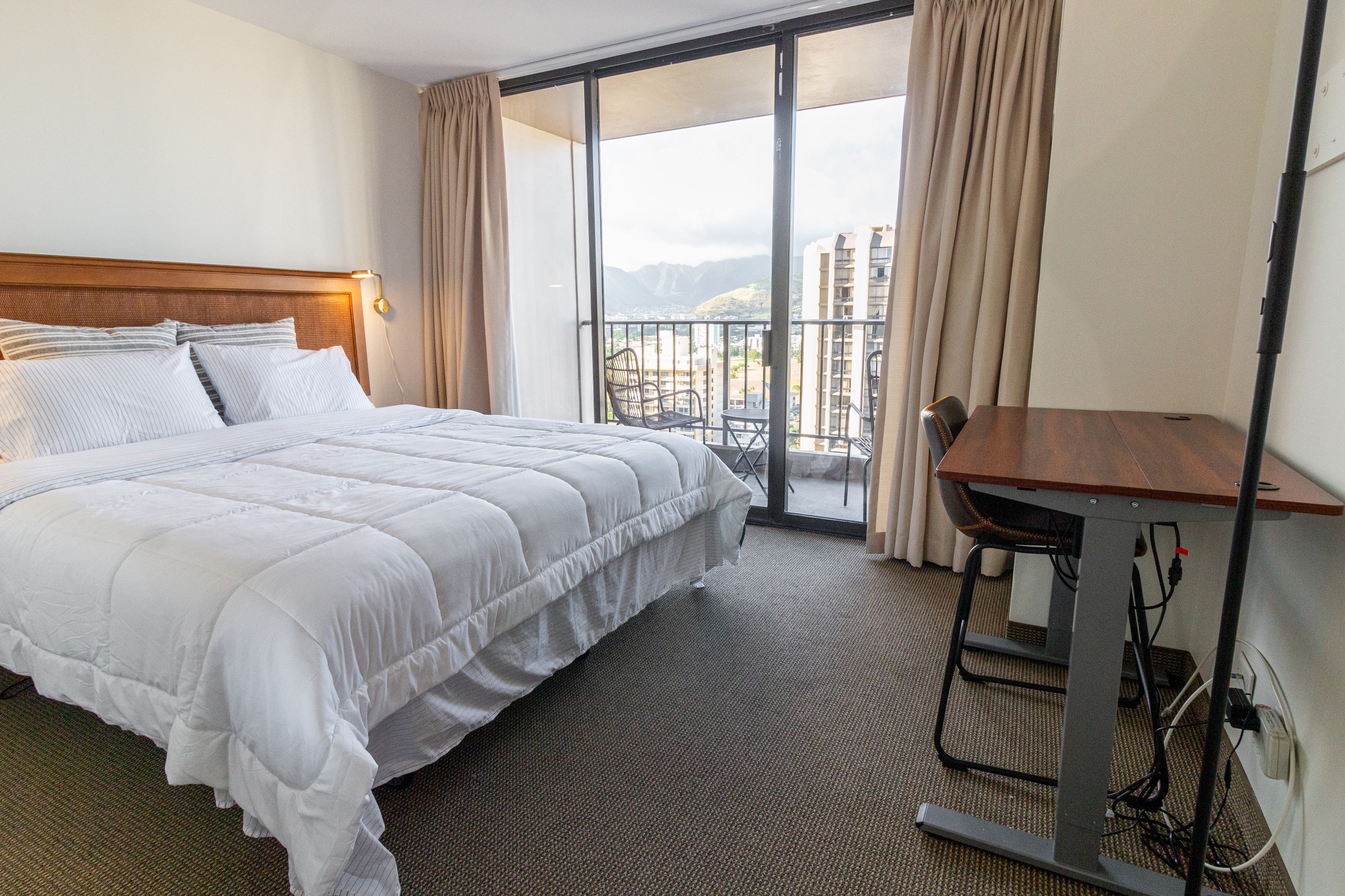 Condo in Honolulu · ★4.85 · 1 bedroom · 2 beds · 1 private bath - Image 2