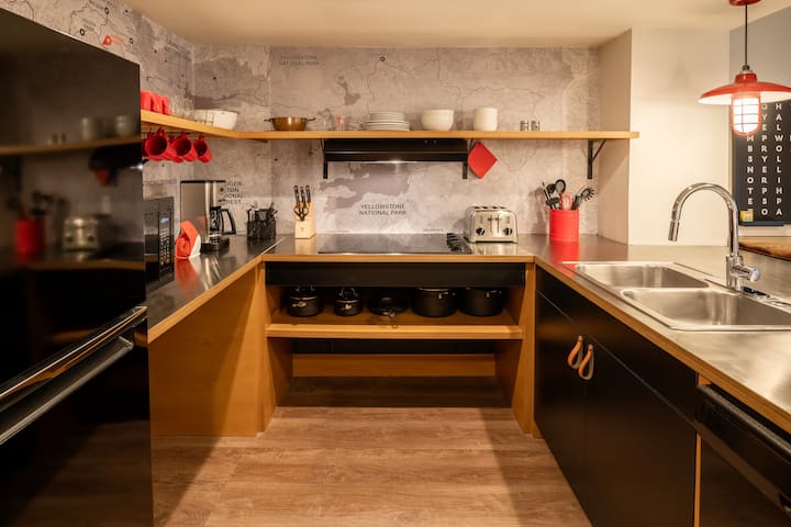 Downtown Jackson King Studio With Kitchen - Jackson, WY