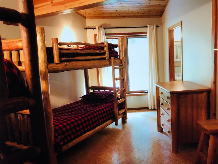 ห้องสองชั้น 