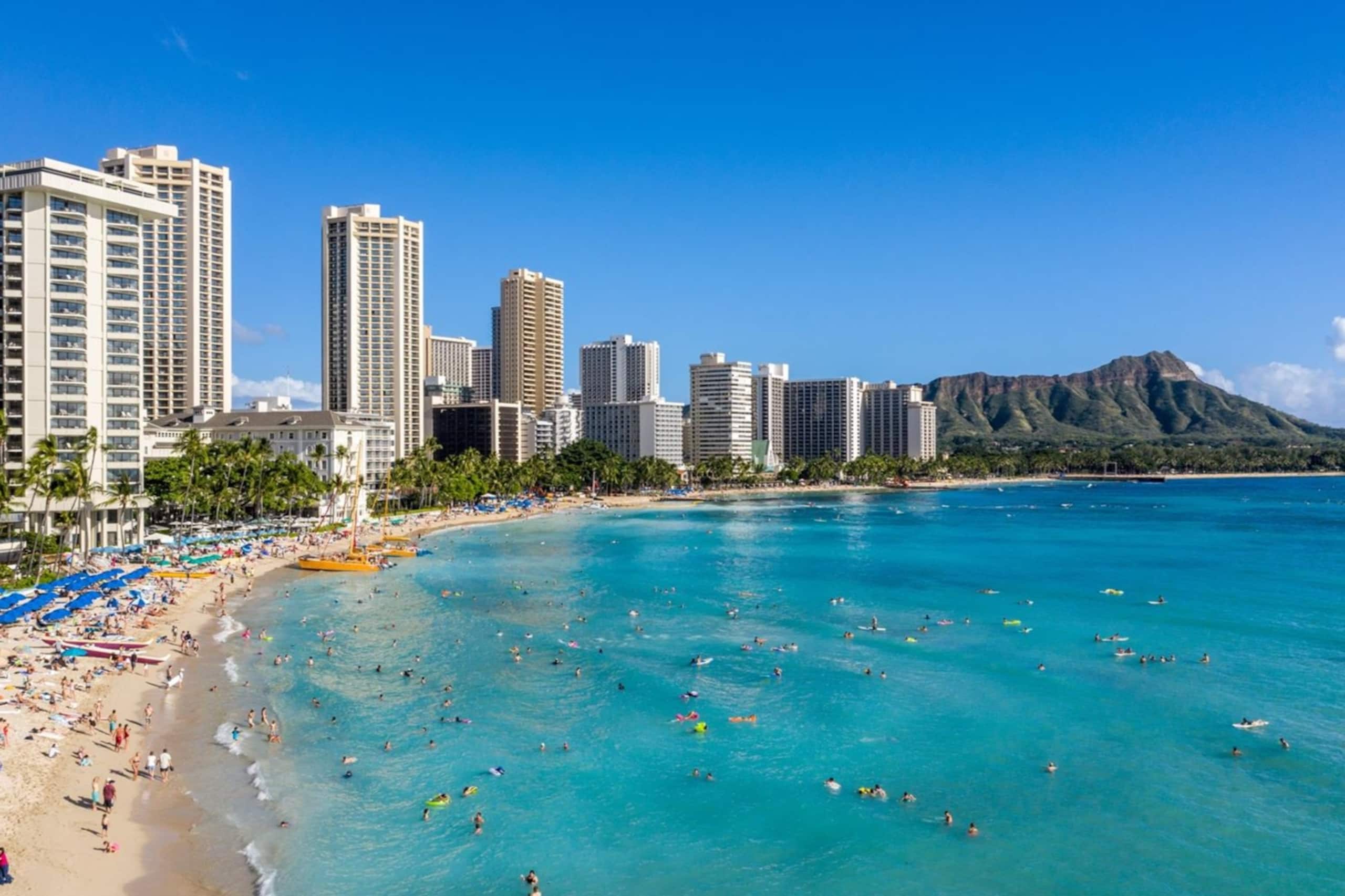 Condo in Honolulu · ★4.76 · Studio · 1 bed · 1 private bath - Image 9