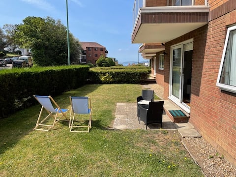 2 Min Walk to Beach, 2 Bathroom, 2 Bedrooms