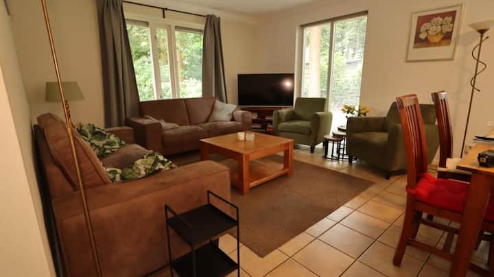 Comfortabele 8-persoons Bungalow Op Bospark - Nederland