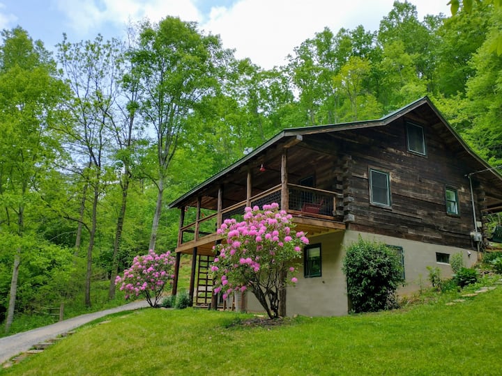 Saddle Rock Cabin Cabins for Rent in Leicester, North Carolina, United States Airbnb