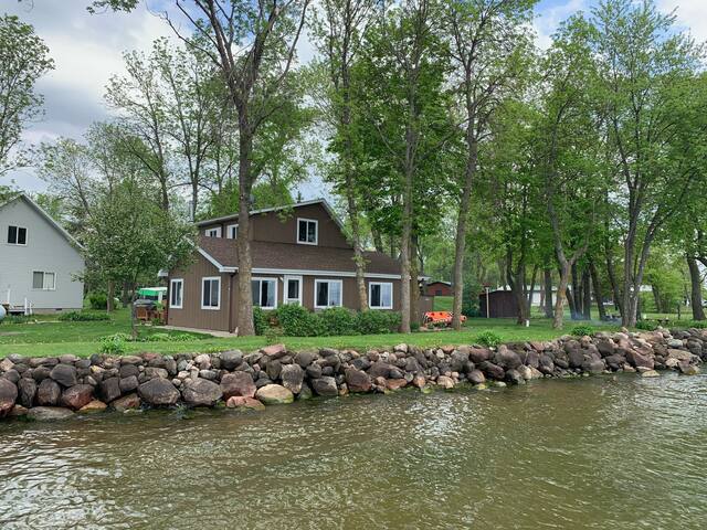 MilleLacs Cabin with 4 RV spots, stunning sunsets!