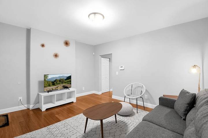 Mcallister Townhouse: 2br/1ba Clean, Modern! - Ohio