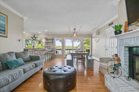 Lake Front Stunning Cape Cod Views w Private Beach