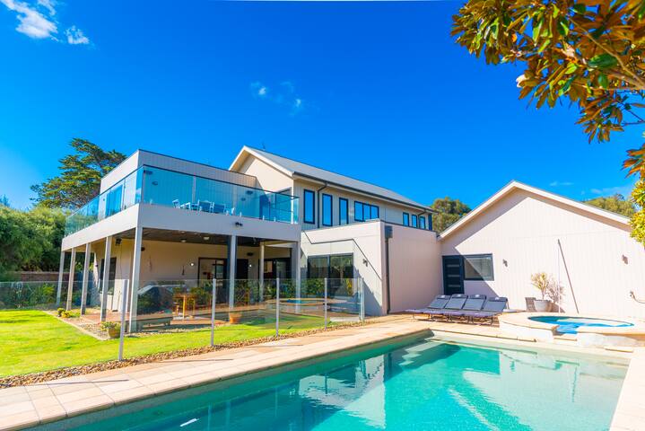 Bliss@13thBeach – Luxury Golfside Retreat Pets gallery image 5