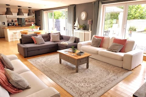 Large Barn Conversion with Hot-tub in Cornwall