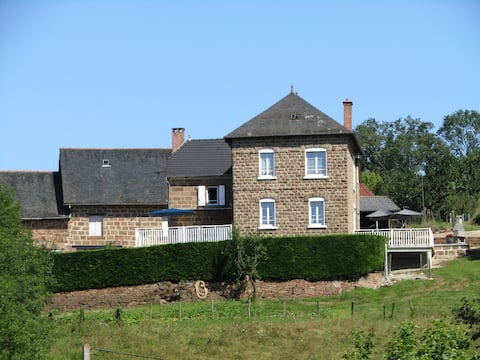 Family cottage for 12 people. Corrèze near Dordogne/Lot
