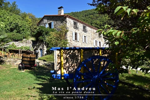 Guillaume de Gausselme Cottage with Pool, Spa, Sauna