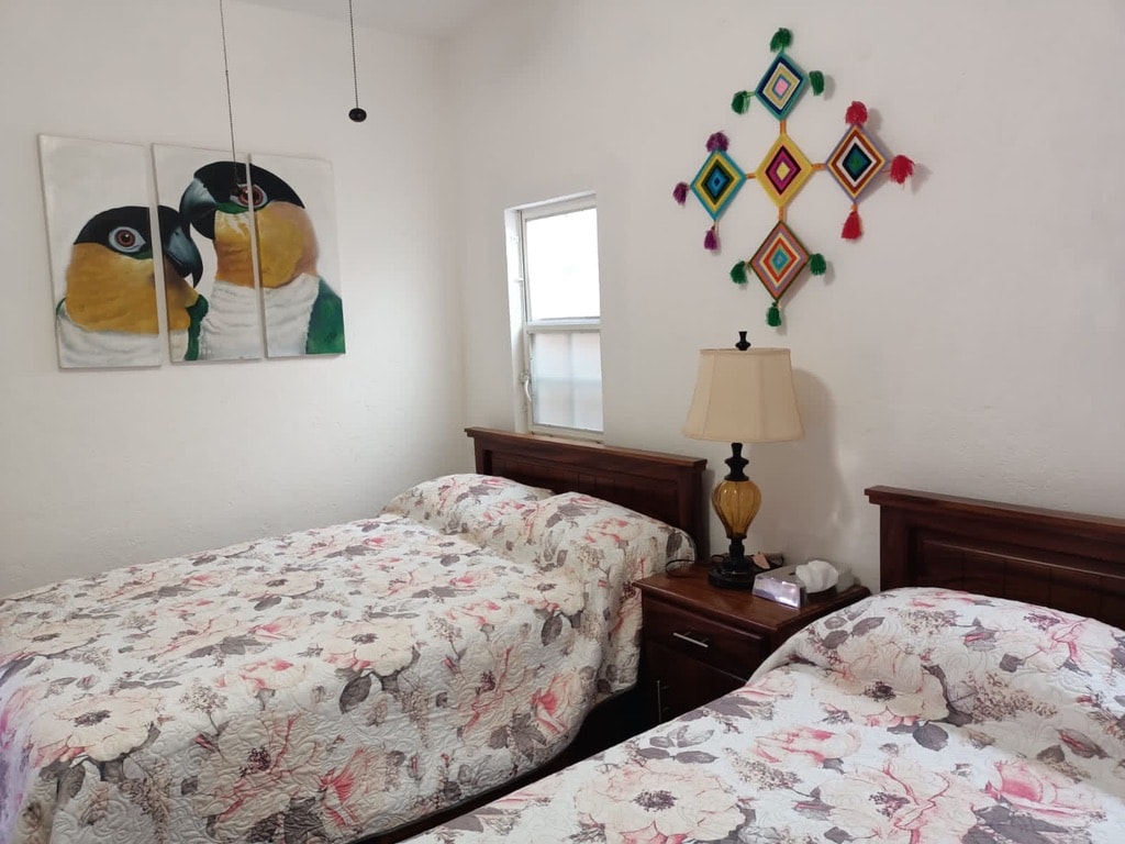 卧室配备两张双人床