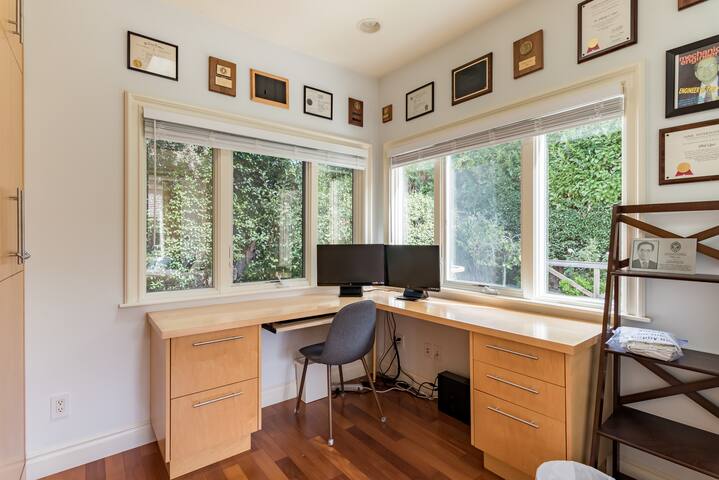 Spacious airy exec family home Palo Alto-Stanford gallery image 5