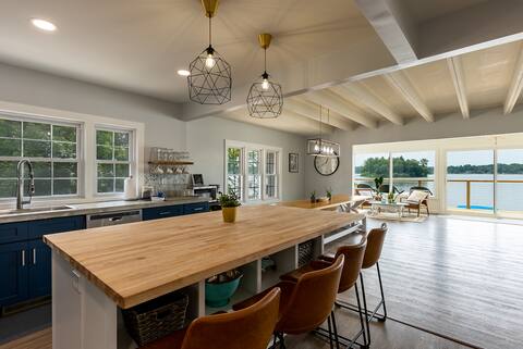 Large Lake Retreat (7BR4BA) with 2 full kitchens!