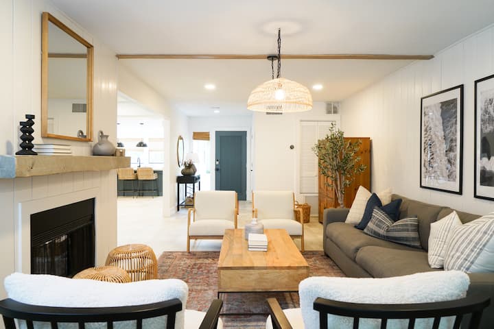 Pamja e ambientit të ndenjjes në hyrjet 46,400,,w'day & kitchen