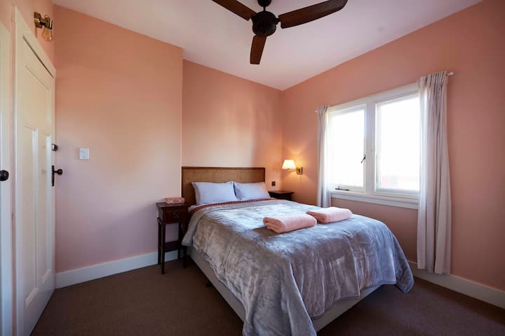 ПОМЕЩЕНИЯ ЗА ПРИСЛУГА