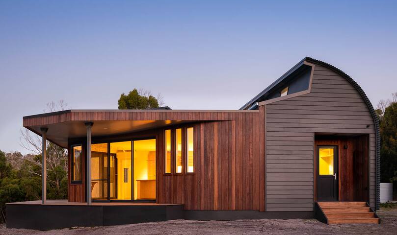 Tasmanian Design House + Breakfast gallery image 5