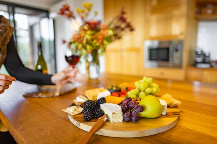 Tasmanian Design House + Breakfast gallery image 3