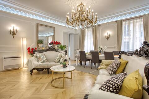 Luxurious 250m² 7BR at Galeries Lafayette - Rare