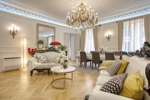 Luxurious 250m² 7BR at Galeries Lafayette - Rare