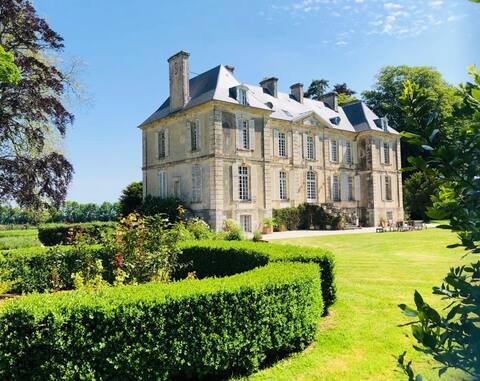 Charming 18th Century Chateau- Historic Landmark