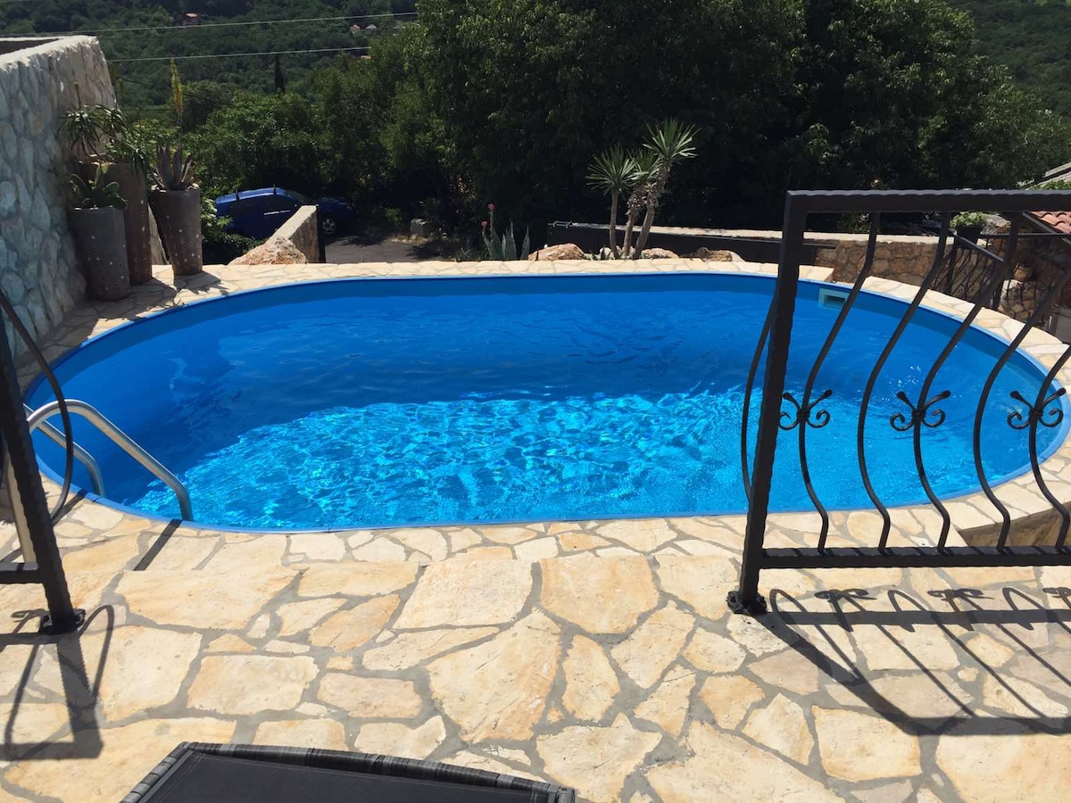 Tradicionalna primorska kuća za odmor Paun