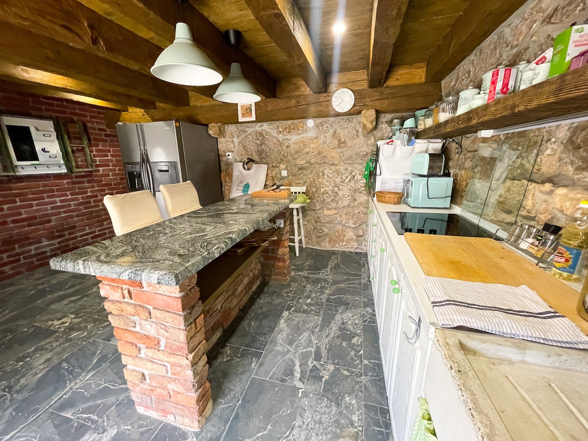 Tradicionalna primorska kuća za odmor Paun