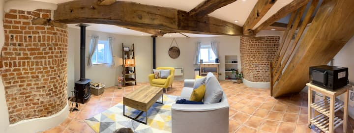 Historic Windmill For Your Countryside Escape - Suffolk